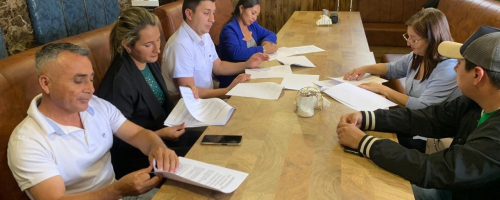 FIRMA DE CONVENIO DE COLABORACION ENTRE EL GAD CAPIRO Y LA ASOCIACION UNIDOS POR PIÑAS 